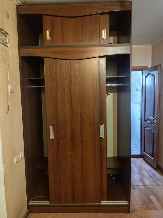 Шкаф для одежды .