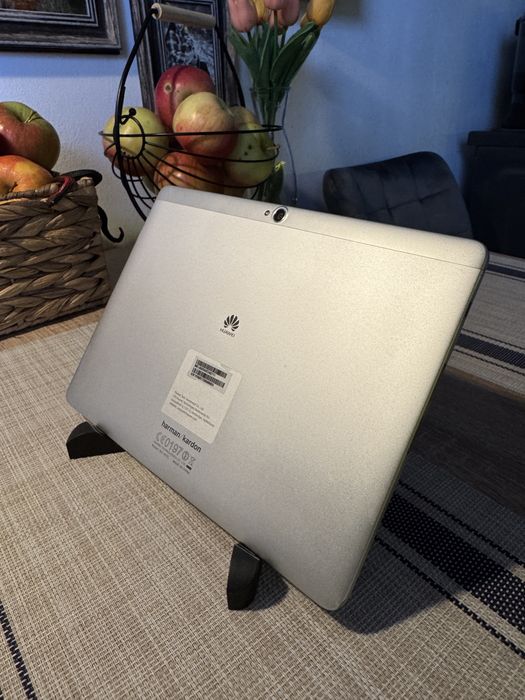 Vând tabletă Huawei MediaPad M2 10.0, model M2-A01L, varianta 4G/LTE.