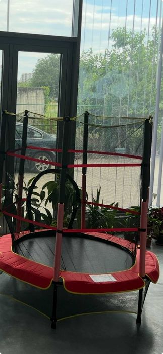 Vand trambulina copii cu plasa protectie, noua.