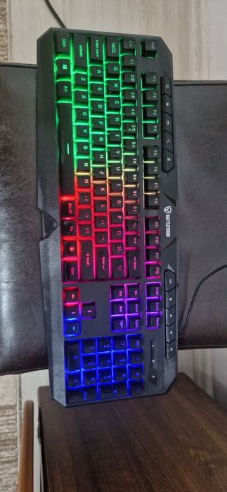 Vand 2 manete Ps4 tastatura si mouse