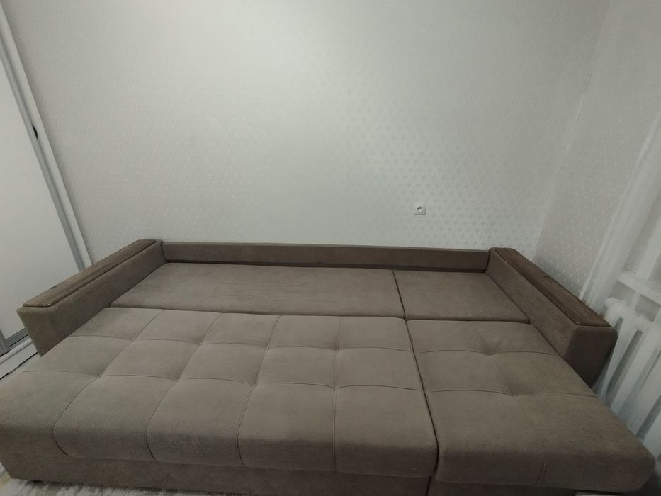 Продам диван в отличном состояние