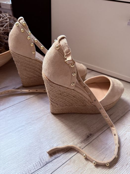 Летни сандали Deezee на платформа