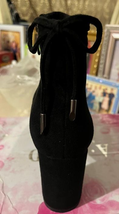 Сапоги женские продам.