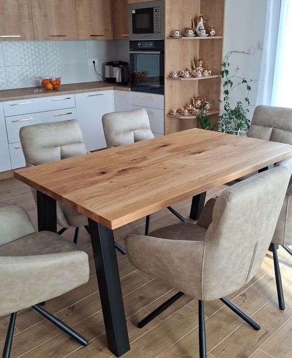 Трапезни маси от масив дъб с метални крака