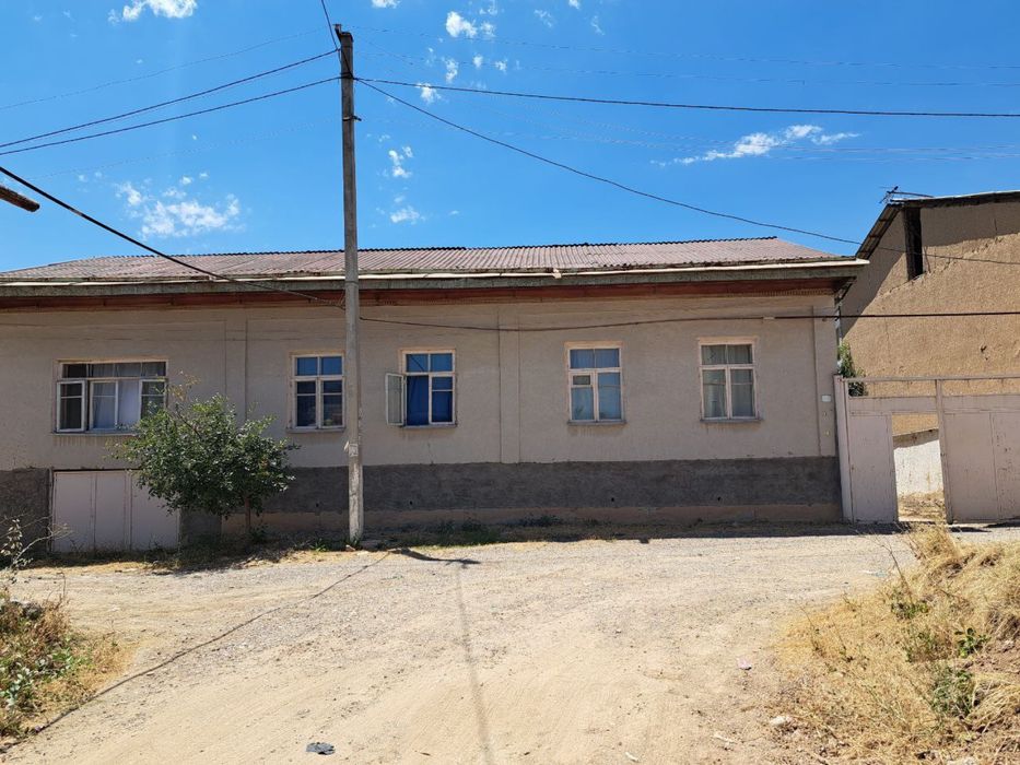 Uy sotiladi srochna uch qahramonda