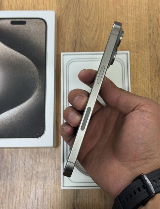  iPhone 15pro max 5G 256gb LL/A e-sim natural titanium