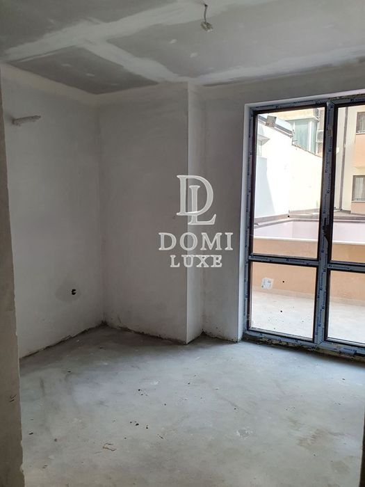 Продава се Тристаен апартамент в Варна, Лятно кино Тракия - 112 кв.м за 2017 €/кв.м - Снимка #2