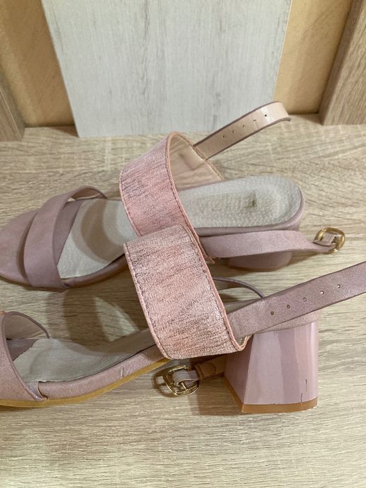 Дамски сандали на токчета