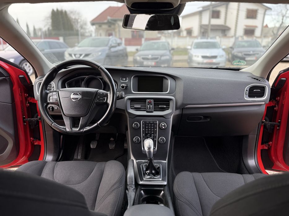 Volvo V40 1.6 115 CP 2013 Euro 5 SE POATE IN RATE