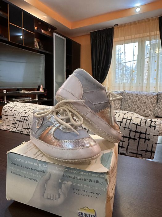 Pantofi sport bebe marimea 19 ca noi