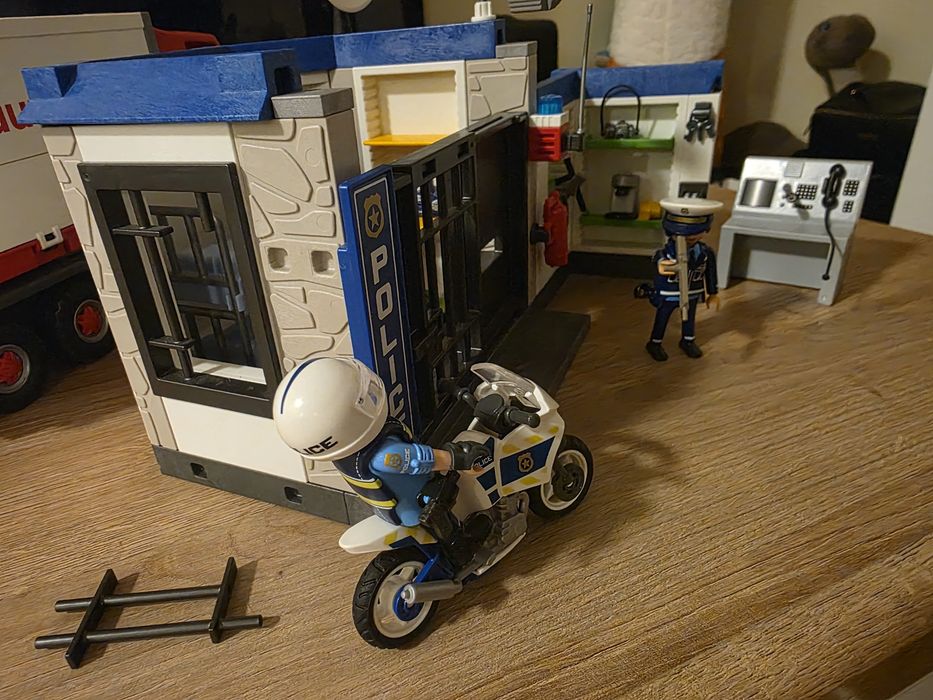 Playmobil City Action, Police - Evadare din inchisoare, masina de politie