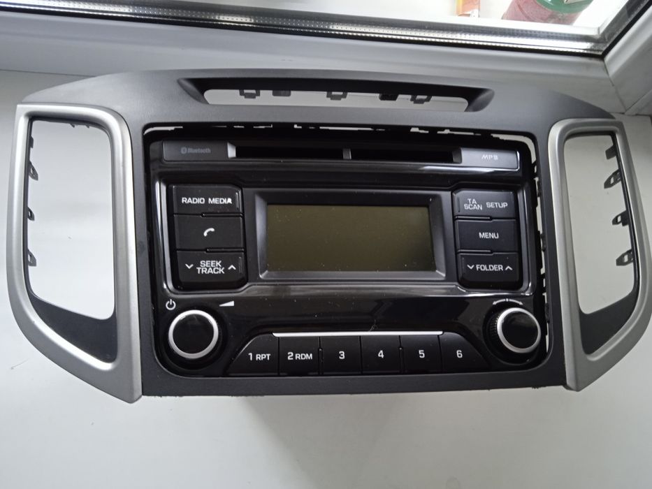 Продам штатную магнитолу