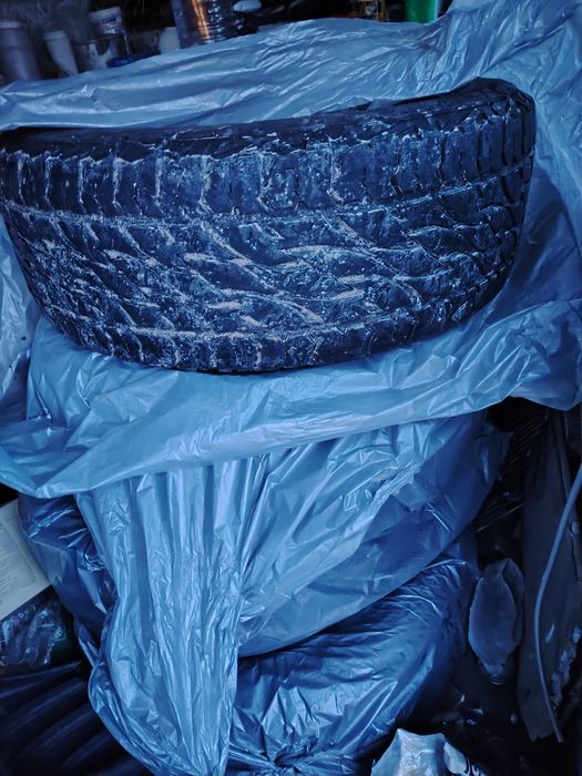 Шины  Bridgestone 265/60/18