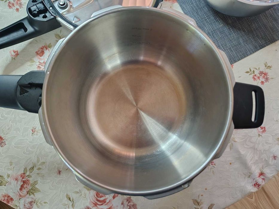 Тенджера под налягане TEFAL