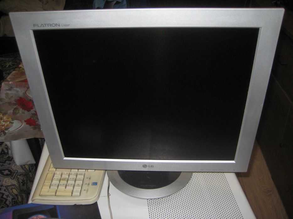 Монитор LG 19 инча