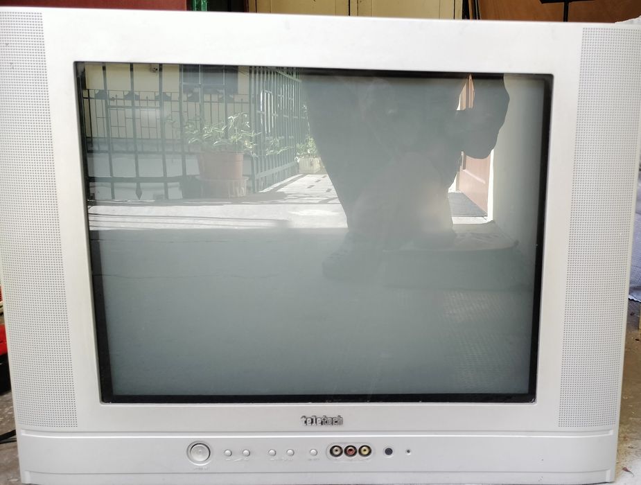 Televizor vechi cu tub