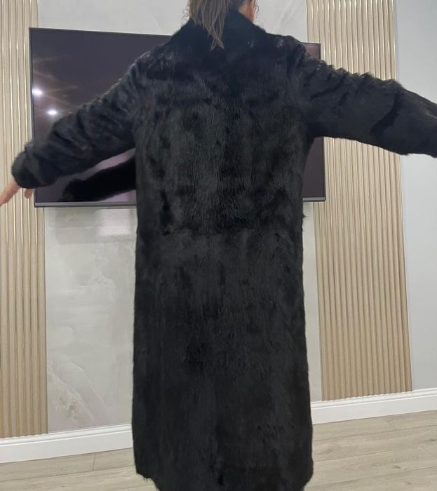 Норковая шуба.  .