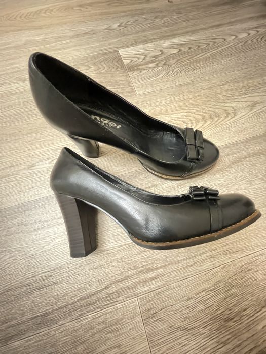 Продам женские туфли