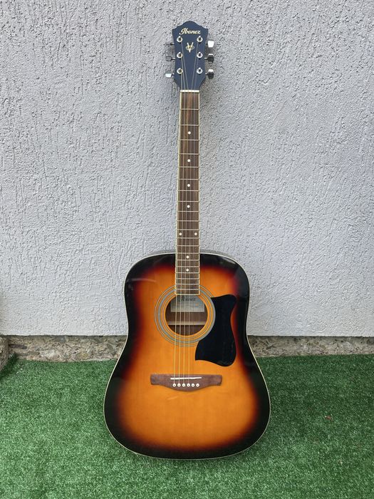Chitară acustică Ibanez + husă și accesorii