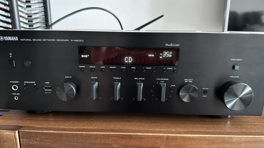Amplificator stereo Yamaha R-N803 D