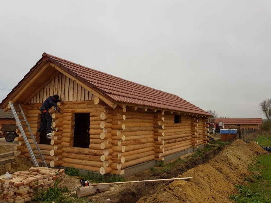 Case din lemn rotund,cabane din lemn,foisoare din lemn rotund bustean