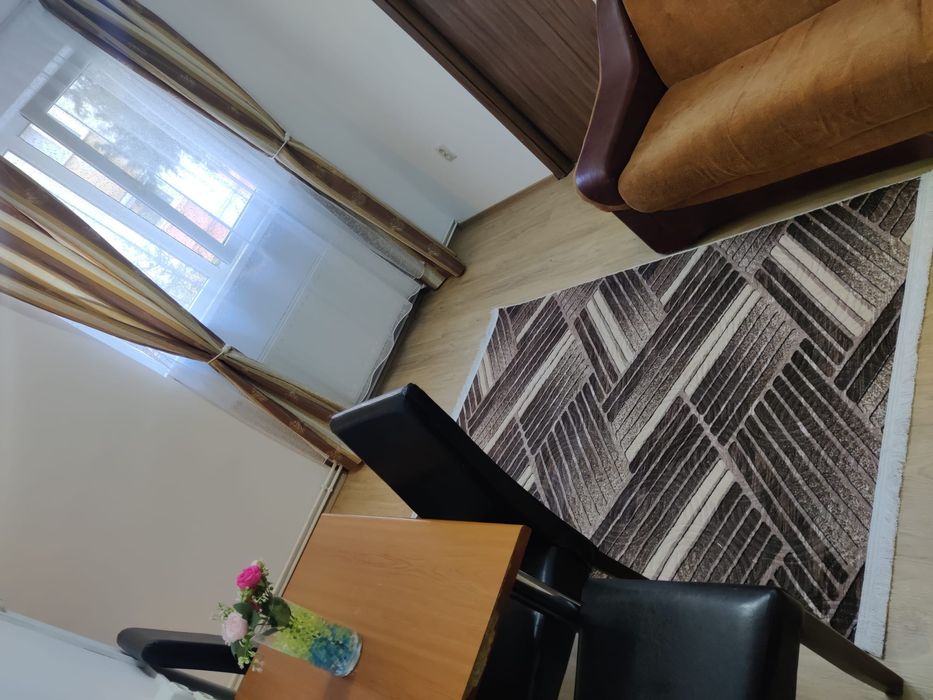 Închiriez apartament în Reghin