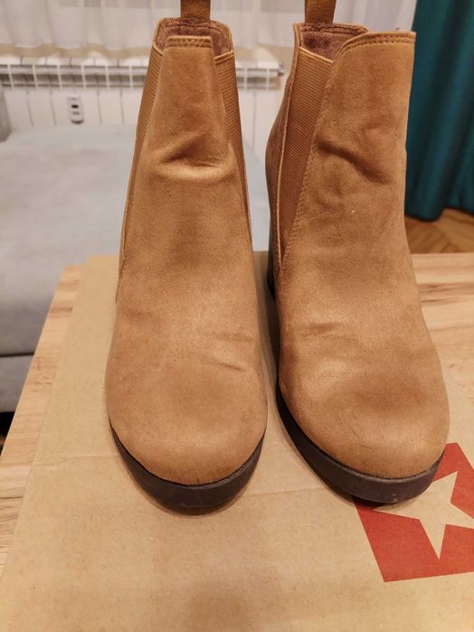 Продавам боти размер 37