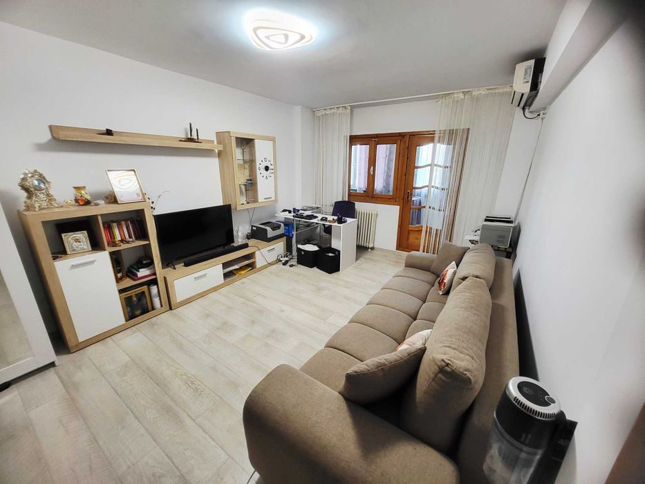 ***PROPRIETAR*Apart. 2 camere*Decomandat*60 Mp*Et. 5 / 10*Constr. 1985*Sud*Bdl. Bucuresti***