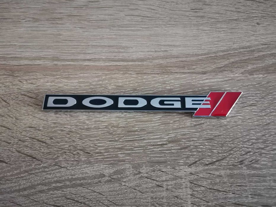черна емблема за решетка Додж Dodge
