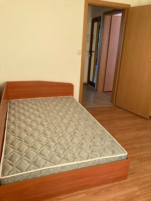 Тристаен апартамент под наем в центъра