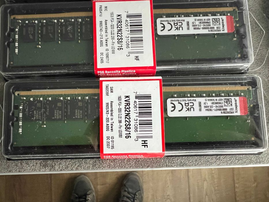 НОВИ, запечатани RAM 16GB 3200MHz DDR4 Kingston KVR32N22S8/16!