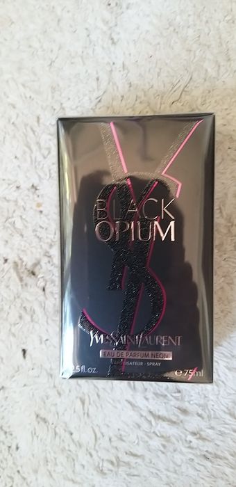 Yves Saint Laurent Black Opium Neon