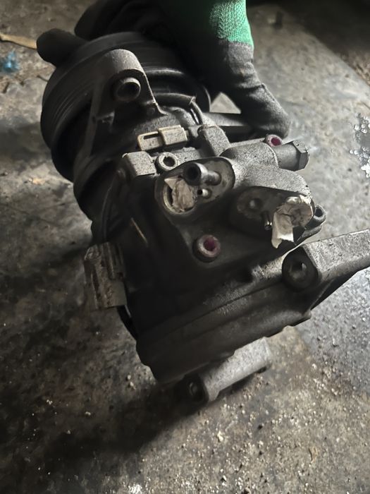 Продам компрессор кондиционера.2jz ge