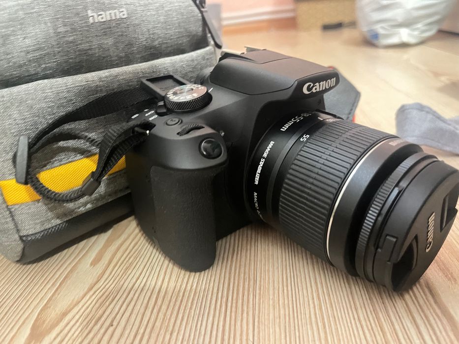 Фотоапарат Canon EOS 2000D + обектив 18-55mm IS II