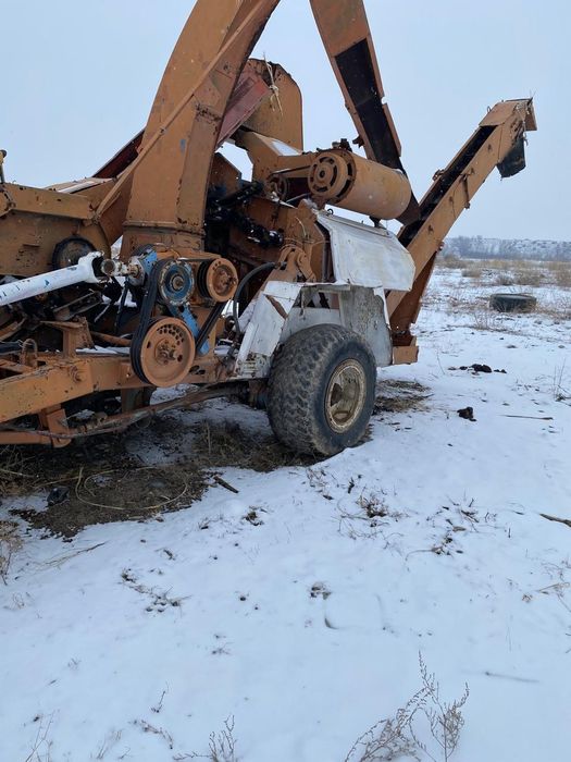 Комбайн Херсон-9