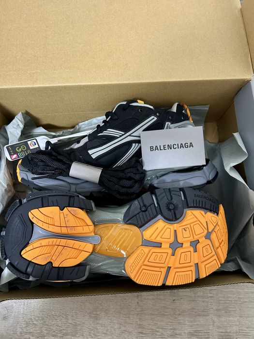 Balenciaga runner gray orange