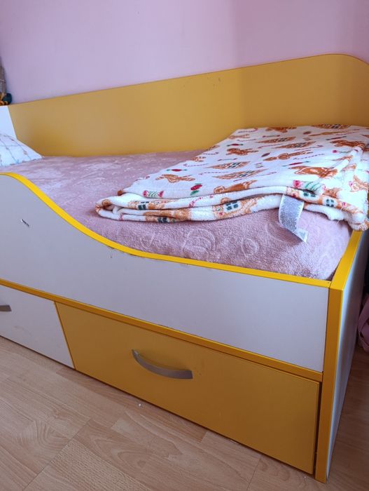 Две Легла 82/190