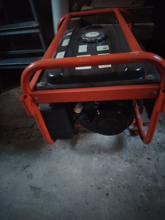Vând generator cross X TOOS-3,85KW CPG3000