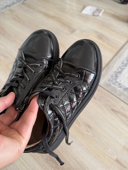 Қыз балаға арналған күздік аяқ киім.