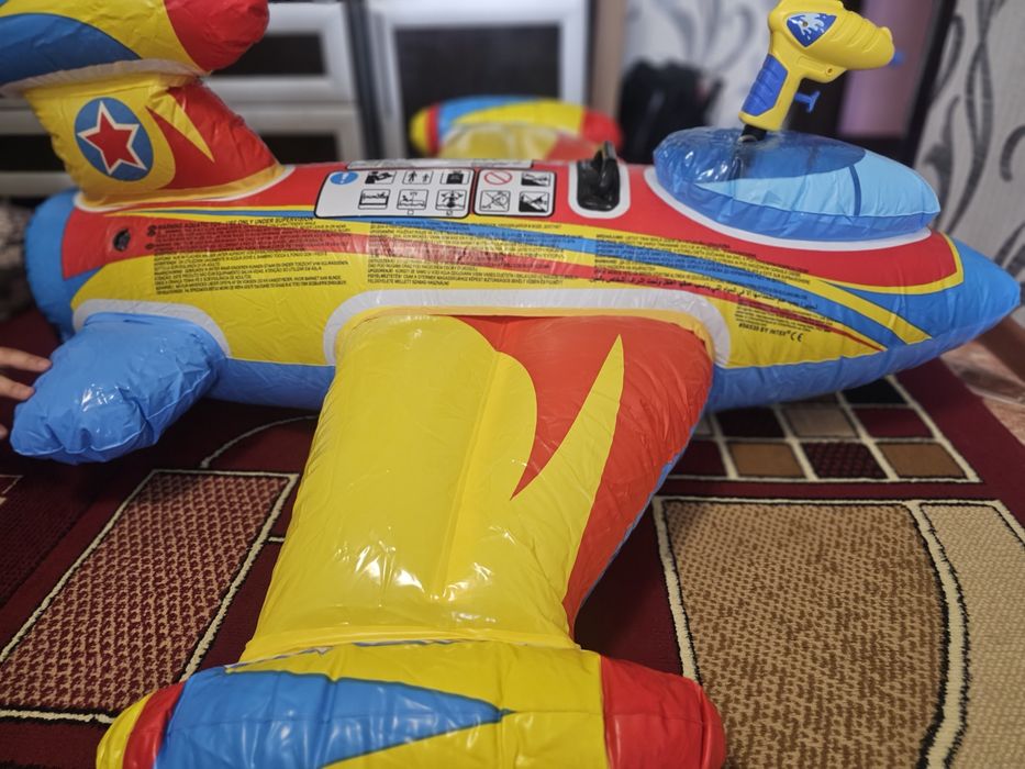 Продам надувную игрушку для плавания