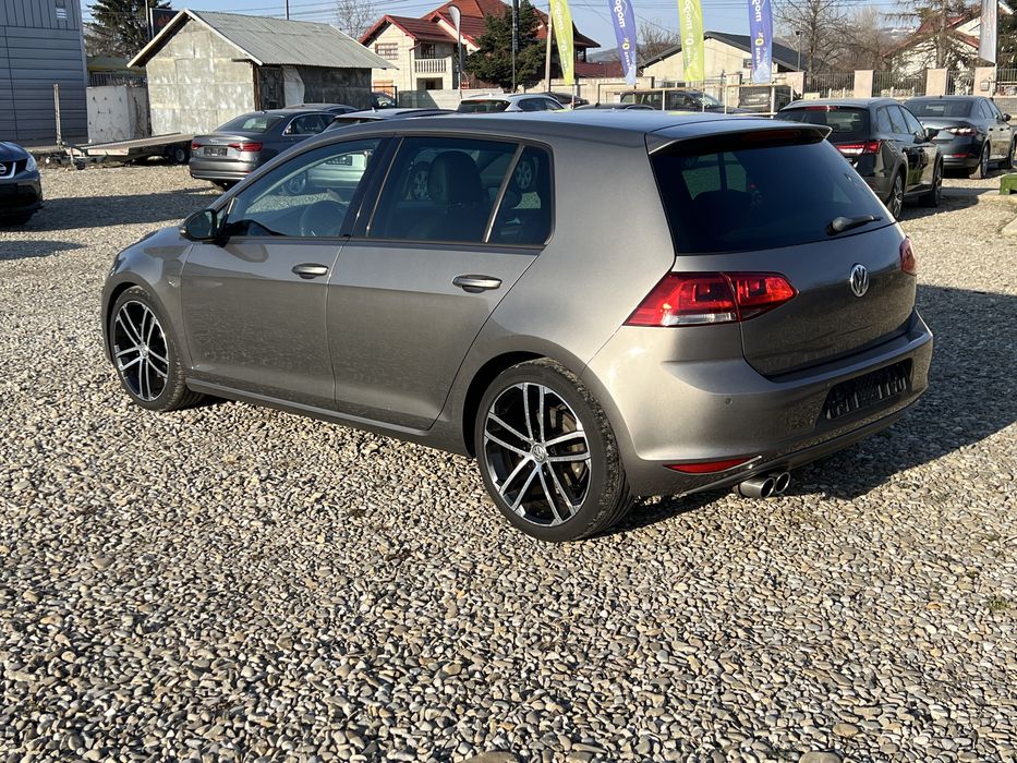 -VW-Golf 7 -2014.Limousine,Model deosebit -Sport-Line,Piele