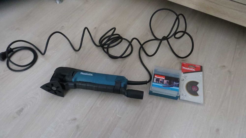 Multicutter MAKITA TM3010C