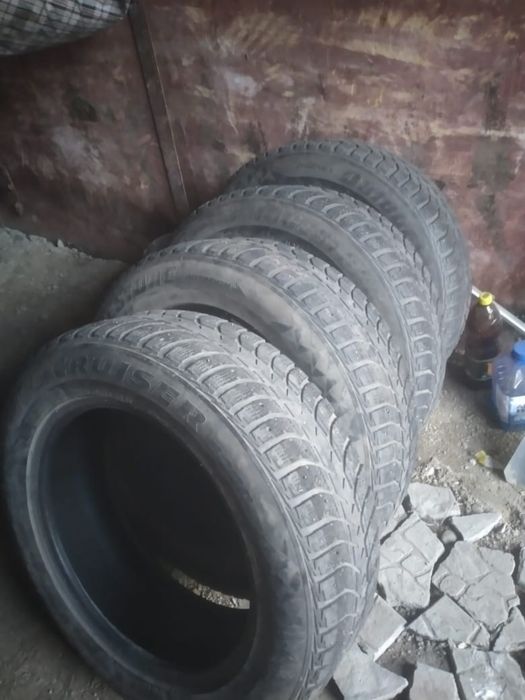 Зимние шины Bridgestone 235/60/18