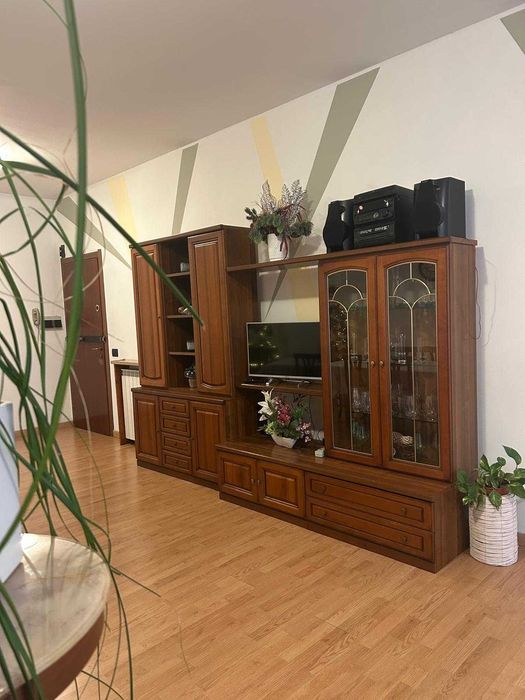 Дава се под наем Четиристаен апартамент в София, Надежда 2 - 140 кв.м за 139.23 € - Снимка #1