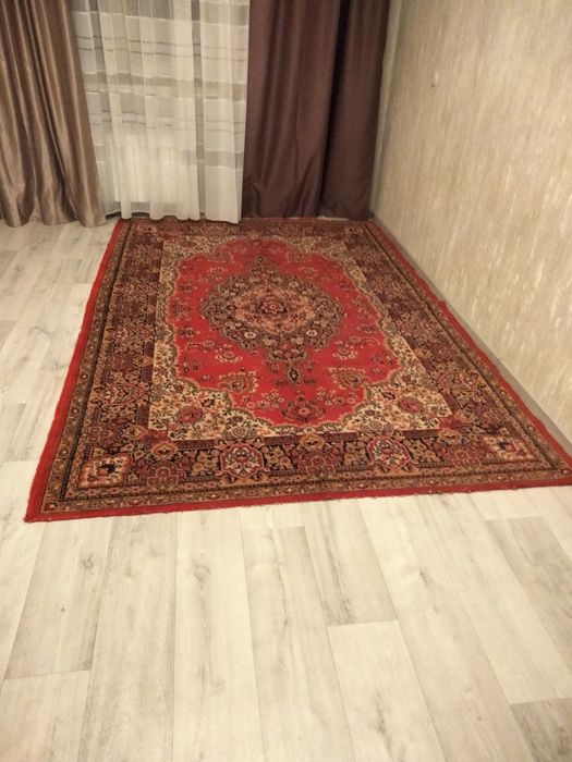 Продам шерстяной ковер.