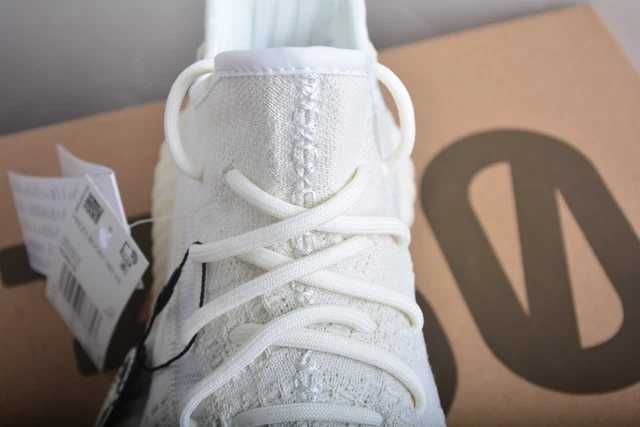 #BLACKFRIDAY Yeezy Boost 350 V2 'Bone'
