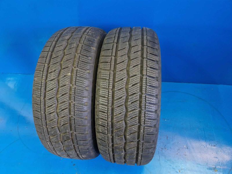 2 Hankook R17С 225/55
зимни бусови гуми DOT2622