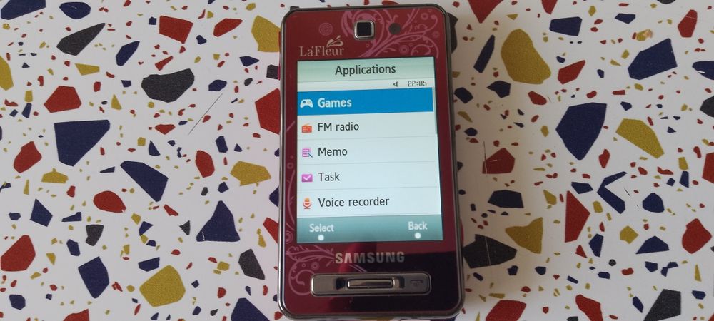 Telefon Samsung F 480 Tocco, ediția La Fleur