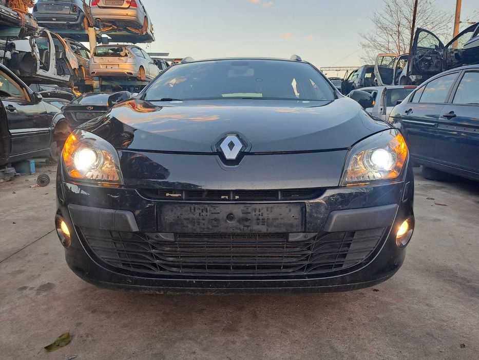 Dezmembrez Renault Megane 3 1.5 DCi an 2010 cod motor K9K-N8