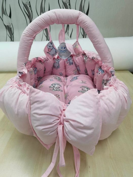 Гнездо за бебе с активна гимнастика